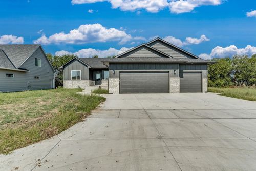 107 S Wellcrest St, Goddard, KS, 67052-9584 | Card Image