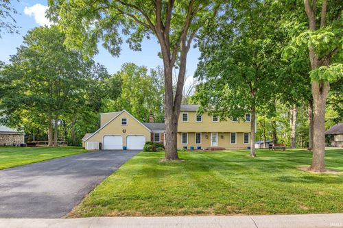 202 Duke Dr, Kokomo, IN, 46902-5227 | Card Image