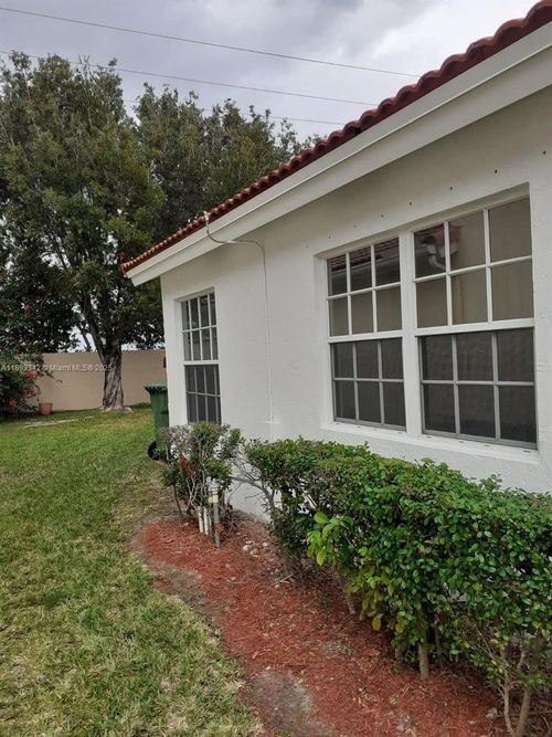 32 Gables Blvd, Weston, FL, 33326-2592 | Card Image