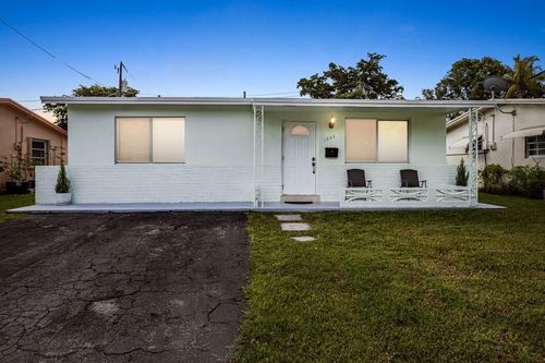 6888 Nw 30th St, Sunrise, FL, 33313-1010 | Card Image