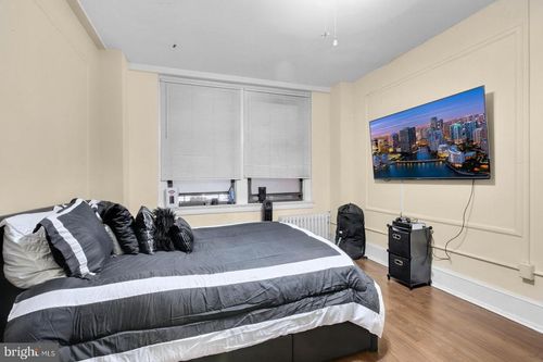 apt-420-1324 Locust St, PHILADELPHIA, PA, 19107-5644 | Card Image