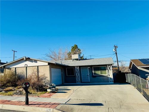 1733 Paloma St, Barstow, CA, 92311-5616 | Card Image