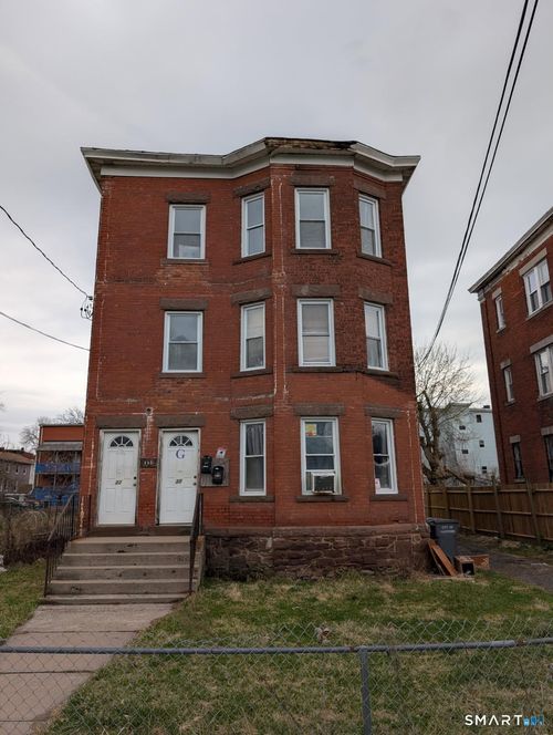 30-32 Cabot St, Hartford, CT, 06112 | Card Image