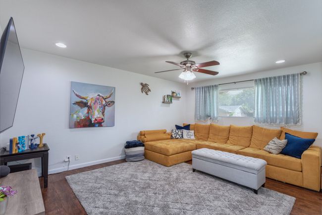 502 E Alexander Ln, House other with 3 bedrooms, 2 bathrooms and null parking in Euless TX | Image 5