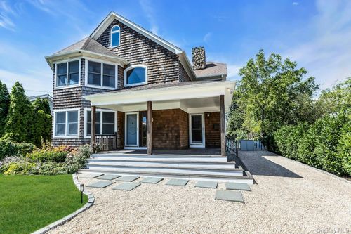 44 Bay Ave, Bayport, NY, 11705-2002 | Card Image