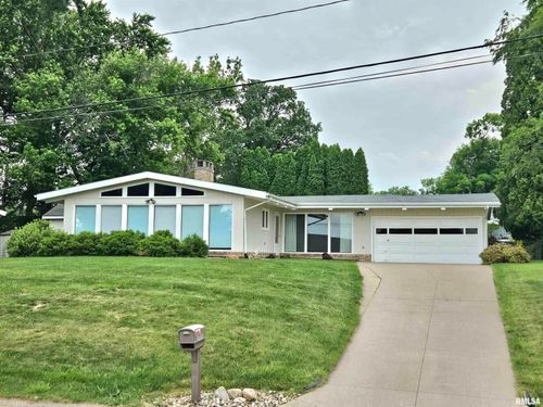 2020 Bidwell Rd, Muscatine, IA, 52761-3646 | Card Image