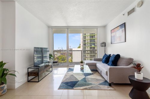 apt-1611-1750 Bayshore Dr, Miami, FL, 33132-3206 | Card Image