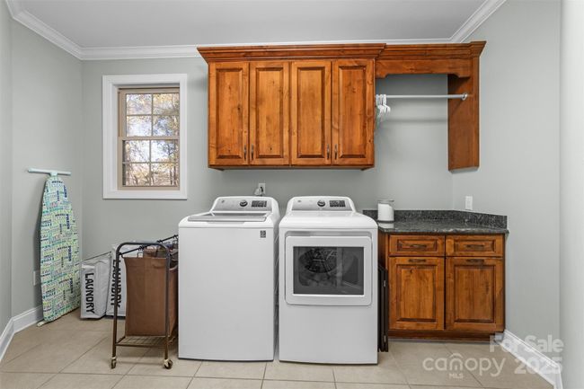 Plenty of space in this main level laundry room. | Image 37