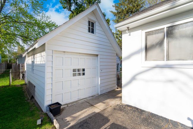 34900 Chestnut St, House other with 4 bedrooms, 3 bathrooms and null parking in Wayne MI | Image 37