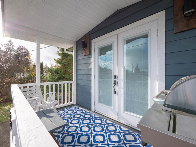 747 Cascade Crescent, House other with 2 bedrooms, 1 bathrooms and 4 parking in Gibsons BC | Image 3