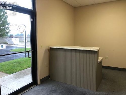 668 Miami St, Tiffin, OH, 44883-2058 | Card Image