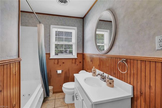 Hall Bath | Image 17