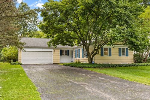 17 Weyburn Way, Fairport, NY, 14450-3129 | Card Image