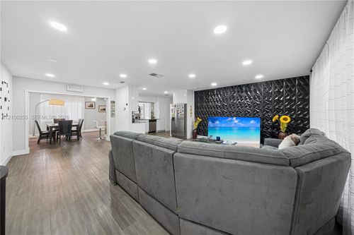 6451 Scott St, Hollywood, FL, 33024-4126 | Card Image