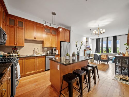 308-250 Salter St, New Westminster, BC, V3M0B7 | Card Image