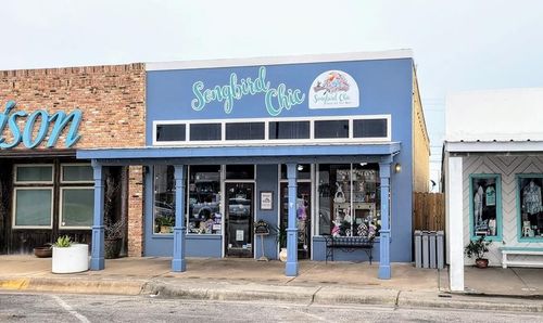 416 S Austin St, Rockport, TX, 78382-2504 | Card Image