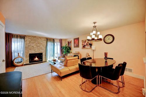 60 Renee Ct, Jackson, NJ, 08527-2371 | Card Image