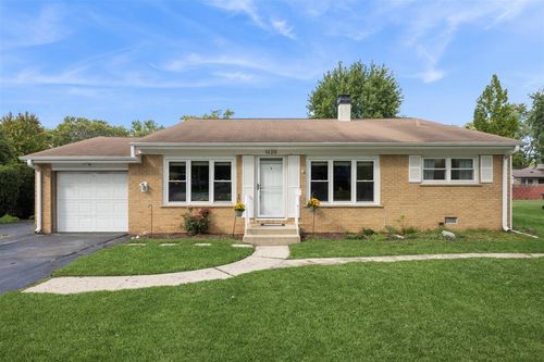 1426 E Anderson Dr, Palatine, IL, 60074-4140 | Card Image