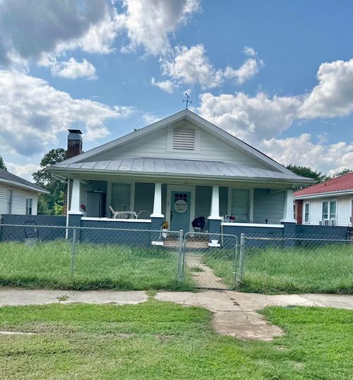 1009 N Atlanta Ave, Sheffield, AL, 35660-7517 | Card Image