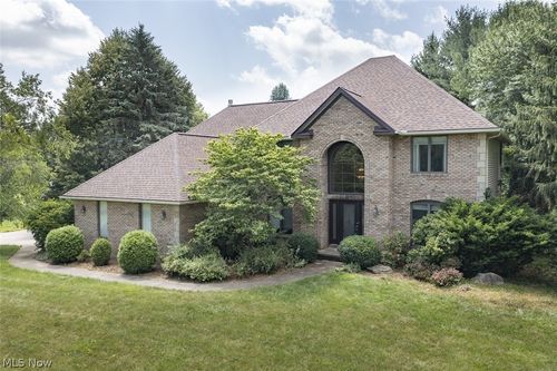 3815 Sweet Briar Dr, Medina, OH, 44256-8453 | Card Image