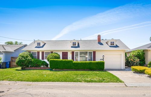 2047 Kathleen Dr, Napa, CA, 94558-3206 | Card Image