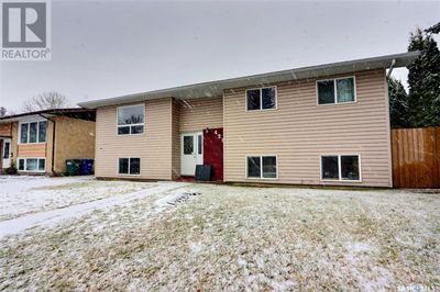 429 28 Th St E, House other with 5 bedrooms, 3 bathrooms and null parking in Prince Albert SK | Image 1