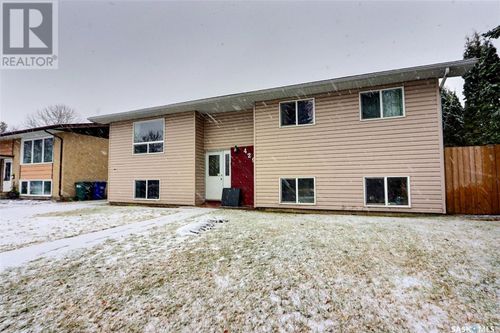 429 28th St E, Prince Albert, SK, S6V1X6 | Card Image