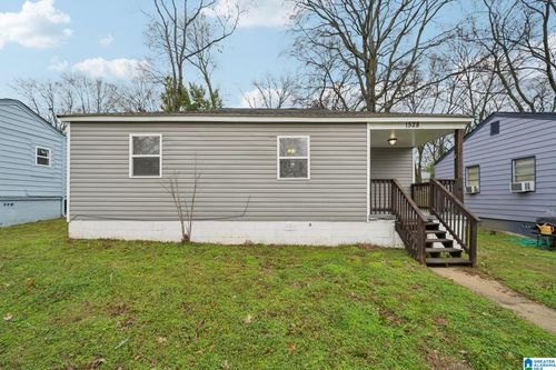 1528 34th Street Ensley, BIRMINGHAM, AL, 35218-3333 | Card Image