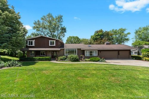 2838 Bay Dr, West Bloomfield, MI, 48324-2030 | Card Image