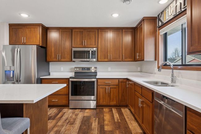 Lots of countertop space, perfect for meal prep | Image 7