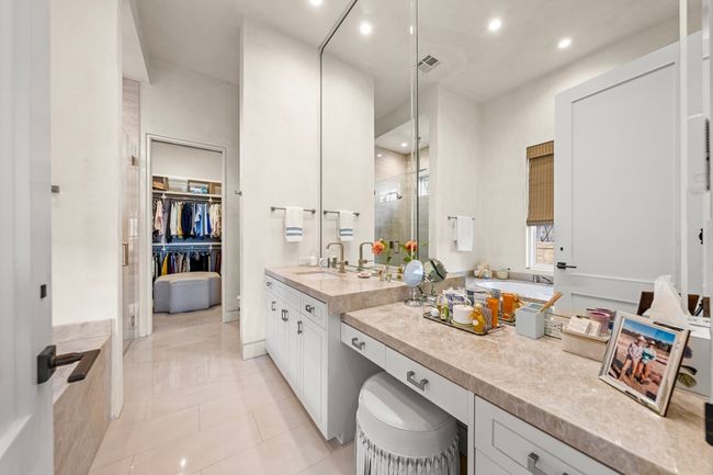 705 W Creek St, Home with 3 bedrooms, 5 bathrooms and 3 parking in Fredericksburg TX | Image 24