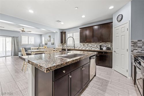 6426 Holland Hills St, Las Vegas, NV, 89113-6628 | Card Image