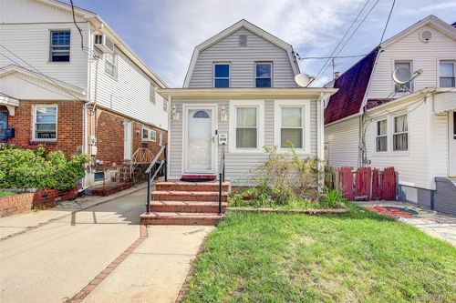 9129 220th St, Queens Village, NY, 11428-1346 | Card Image
