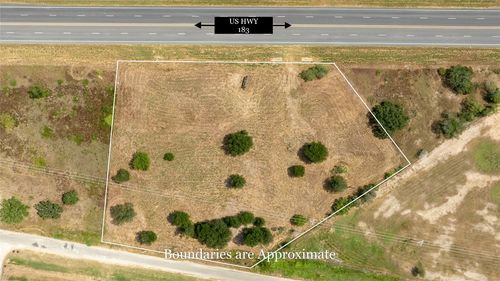 2063 N Magnolia Ave, Luling, TX, 78648 | Card Image