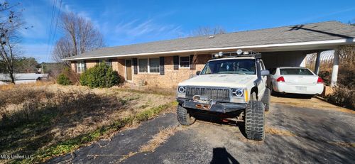 28 County Road 243, Iuka, MS, 38852-8242 | Card Image