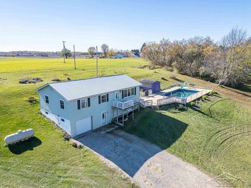 8100 E Grass Lake Rd, Clare, MI, 48617-9212 | Card Image