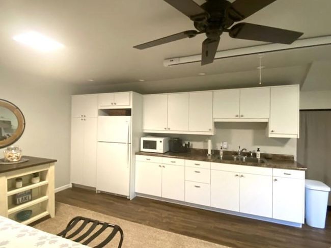 Upper Kitchen | Image 15