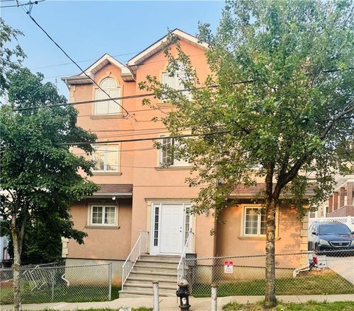 133 Bismark Ave, Staten Island, NY, 10301-1423 | Card Image