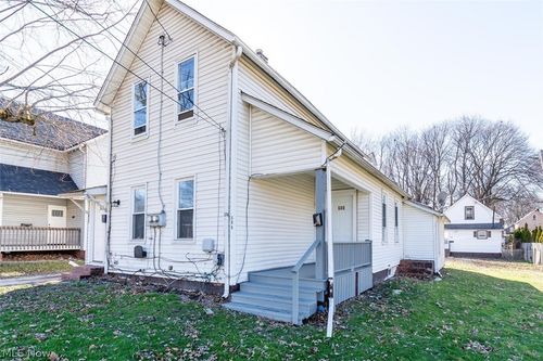 678-682 Sumner St, Akron, OH, 44311-1658 | Card Image