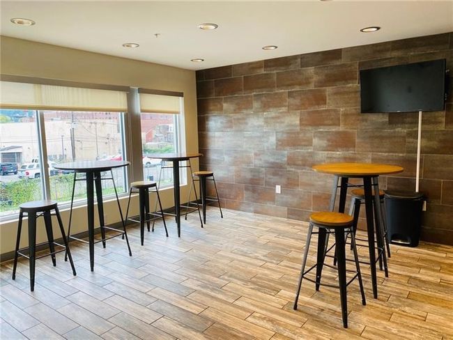 APT-404 - 1655 5 Th Ave, Condo with 1 bedrooms, 1 bathrooms and null parking in Pittsburgh PA | Image 7
