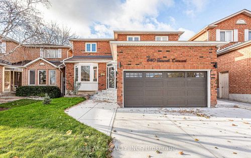 640 Farwell Cres, Mississauga, ON, L5R2A7 | Card Image