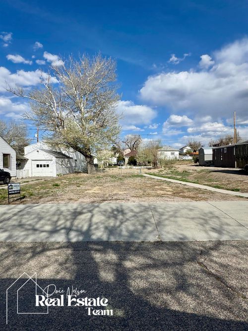 1037 S Cedar St, Casper, WY, 82601-3521 | Card Image