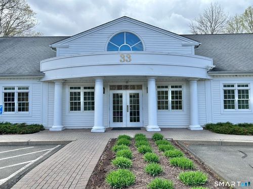 33 Dale Rd, Avon, CT, 06001-3612 | Card Image