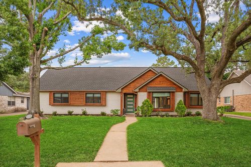 2611 Teague Rd, Houston, TX, 77080-3833 | Card Image