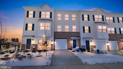 8303 Alexander Ct, BREINIGSVILLE, PA, 18031-8756 | Card Image