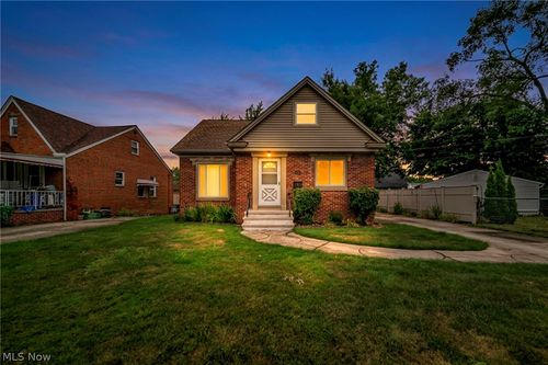 6284 Holburn Rd, Parma, OH, 44129-4858 | Card Image