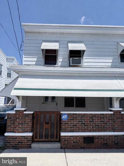 5 N Morris St, SAINT CLAIR, PA, 17970-1059 | Card Image