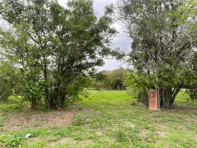 417 Avenue B, Home with 0 bedrooms, 0 bathrooms and null parking in Sinton TX | Image 4