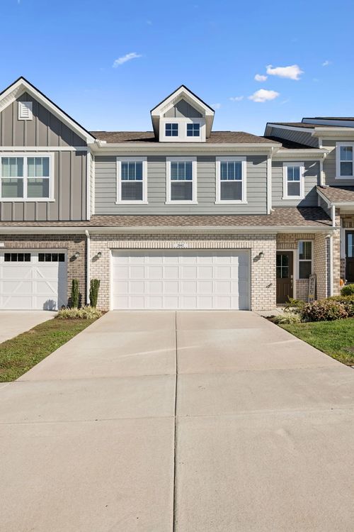 2042 Township Dr, Franklin, TN, 37064-4346 | Card Image