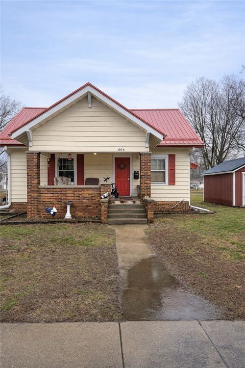 604 S Central Ave, Casey, IL, 62420-1304 | Card Image